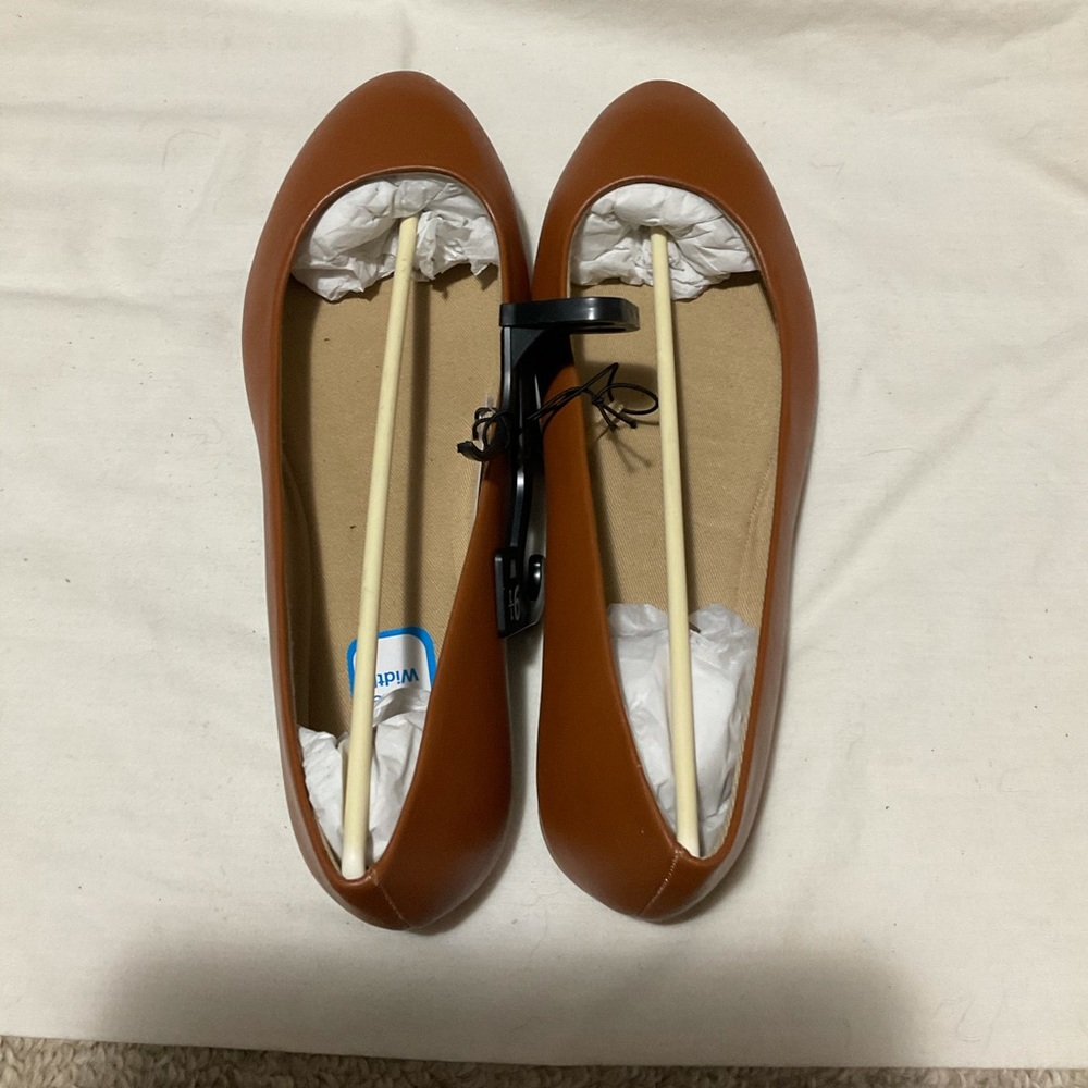Women’s Tan Dress Shoes Size 9 1/2 Wide